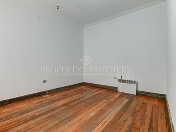 Casa en zona histórica de Providencia con amplios espacios y patio interior