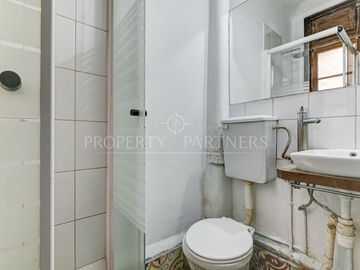 Casa en zona histórica de Providencia con amplios espacios y patio interior