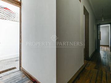 Casa en zona histórica de Providencia con amplios espacios y patio interior