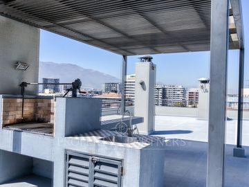 Amplio e impecable departamento oriente, a pasos de Plaza 18 de Septiembre, Providencia