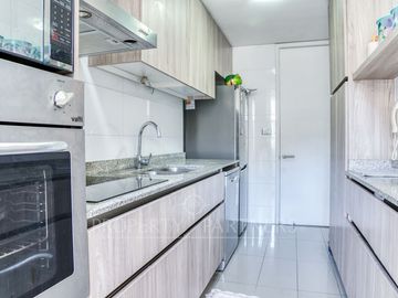 Amplio e impecable departamento oriente, a pasos de Plaza 18 de Septiembre, Providencia