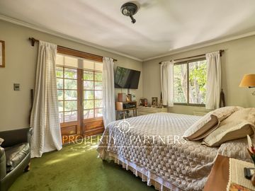 Linda casa chilena con espectacular jardín, La Foresta