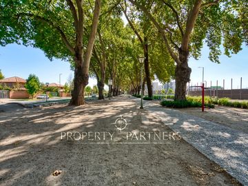 VENTA DE CASA en condominio. Parque Cousiño, BARRIO LA HACIENDA. PEÑALOLÉN.
