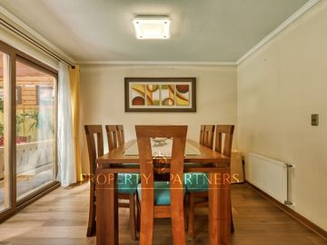VENTA DE CASA en condominio. Parque Cousiño, BARRIO LA HACIENDA. PEÑALOLÉN.