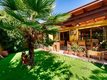 VENTA DE CASA en condominio. Parque Cousiño, BARRIO LA HACIENDA. PEÑALOLÉN.