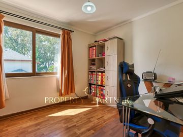 VENTA DE CASA en condominio. Parque Cousiño, BARRIO LA HACIENDA. PEÑALOLÉN.