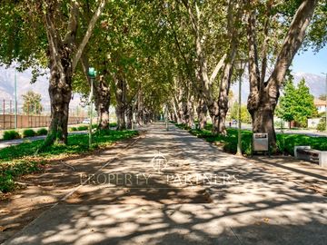 VENTA DE CASA en condominio. Parque Cousiño, BARRIO LA HACIENDA. PEÑALOLÉN.