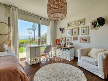 Espectacular casa en Hacienda de Chicureo con gran vista