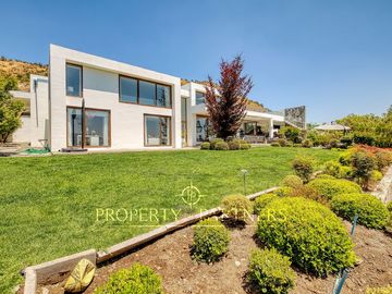 Espectacular casa en Hacienda de Chicureo con gran vista