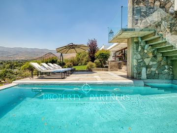 Espectacular casa en Hacienda de Chicureo con gran vista
