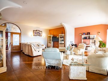 Espectacular casa ubicada en el Rosario de Peñuelas