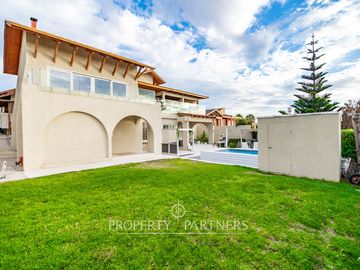 Espectacular casa ubicada en el Rosario de Peñuelas