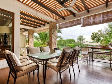 Venta de hermosa y cómoda casa, con espectacular vista, en Condominio Arboretum de Peñalolén