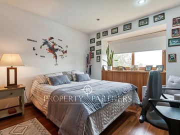 Venta de hermosa y cómoda casa, con espectacular vista, en Condominio Arboretum de Peñalolén