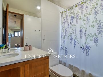 Venta Casa Moderna Ecológica en Condominio Arboretum en Peñalolén