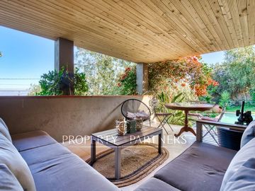 Venta Casa Moderna Ecológica en Condominio Arboretum en Peñalolén