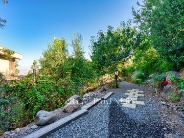 Venta Casa Moderna Ecológica en Condominio Arboretum en Peñalolén