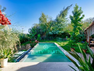 Venta Casa Moderna Ecológica en Condominio Arboretum en Peñalolén