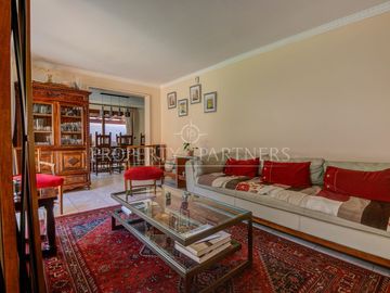 Gran casa con amplios espacios/5D /3B /3E / gran terreno con lindos jardines/ barrio muy residencial/ Martin Alonzo Pinzón