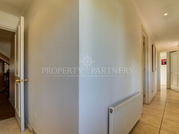 Gran casa con amplios espacios/5D /3B /3E / gran terreno con lindos jardines/ barrio muy residencial/ Martin Alonzo Pinzón