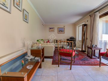 Gran casa con amplios espacios/5D /3B /3E / gran terreno con lindos jardines/ barrio muy residencial/ Martin Alonzo Pinzón