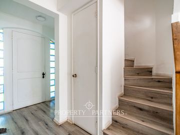 Excelente casa de tres niveles en sector residencial de Peñuelas