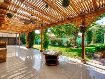 Venta Casa en seguro condominio, Peñalolén