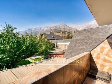 Venta Casa en seguro condominio, Peñalolén