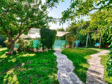 Venta Casa en seguro condominio, Peñalolén