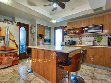 Venta Casa en seguro condominio, Peñalolén