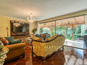 Venta Casa en seguro condominio, Peñalolén