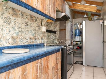 4 dormitorios con piscina y quincho, Ponce de Zamora, cercano Rojas Magallanes