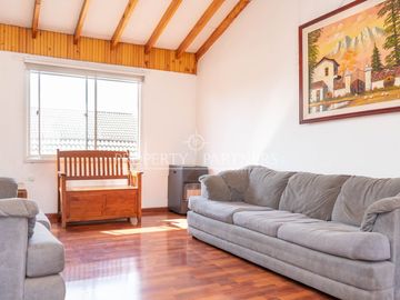 4 dormitorios con piscina y quincho, Ponce de Zamora, cercano Rojas Magallanes