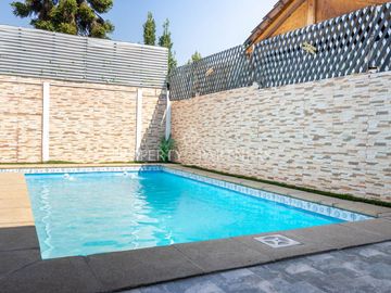 4 dormitorios con piscina y quincho, Ponce de Zamora, cercano Rojas Magallanes