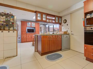 5 dormitorios, piscina, gran terraza con quincho, full equipada Cno. de Las Araucarias/Alto Macul