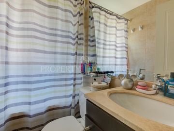 5 dormitorios, piscina, gran terraza con quincho, full equipada Cno. de Las Araucarias/Alto Macul