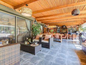 5 dormitorios, piscina, gran terraza con quincho, full equipada Cno. de Las Araucarias/Alto Macul