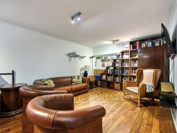 Casa Inglesa en Condominio, pasos de colegio Los Alerces y Costanera Norte