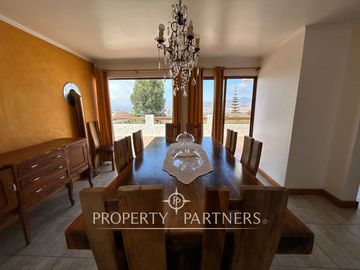 Gran Casa en Venta en La Herradura  con Vista al Mar