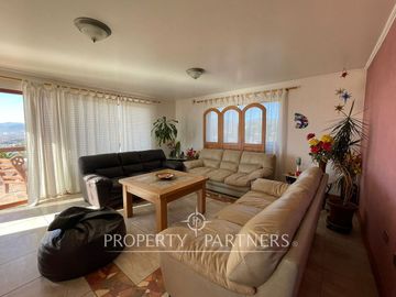 Gran Casa en Venta en La Herradura  con Vista al Mar