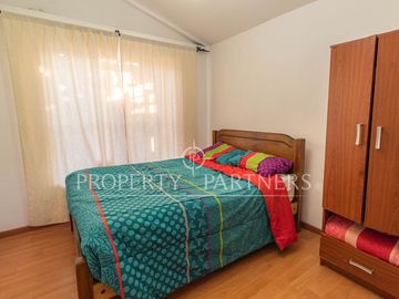 Casa de 5 dormitorios y 3 baños en villa residencial