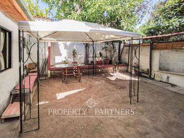 Casa de 5 dormitorios y 3 baños en villa residencial