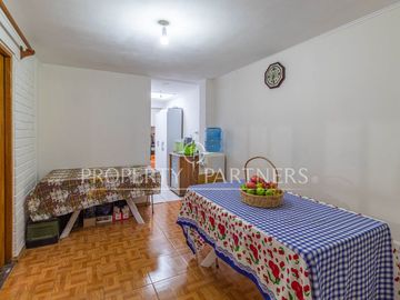 Casa de 5 dormitorios y 3 baños en villa residencial