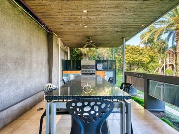 A la venta Amplia y Linda Casa con acceso al Country