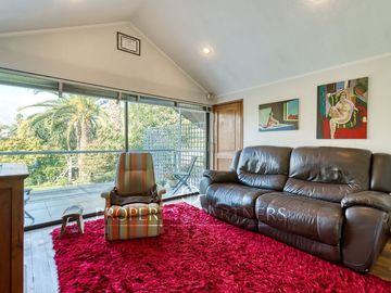 A la venta Amplia y Linda Casa con acceso al Country