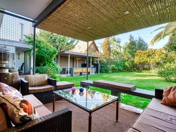 A la venta Amplia y Linda Casa con acceso al Country