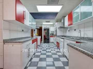 A la venta Amplia y Linda Casa con acceso al Country