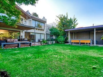A la venta Amplia y Linda Casa con acceso al Country