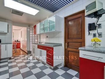 A la venta Amplia y Linda Casa con acceso al Country