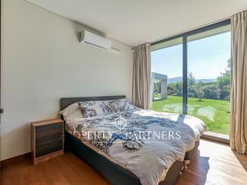 Chicureo Centro, moderna casa, gran arquitectura y paisajismo